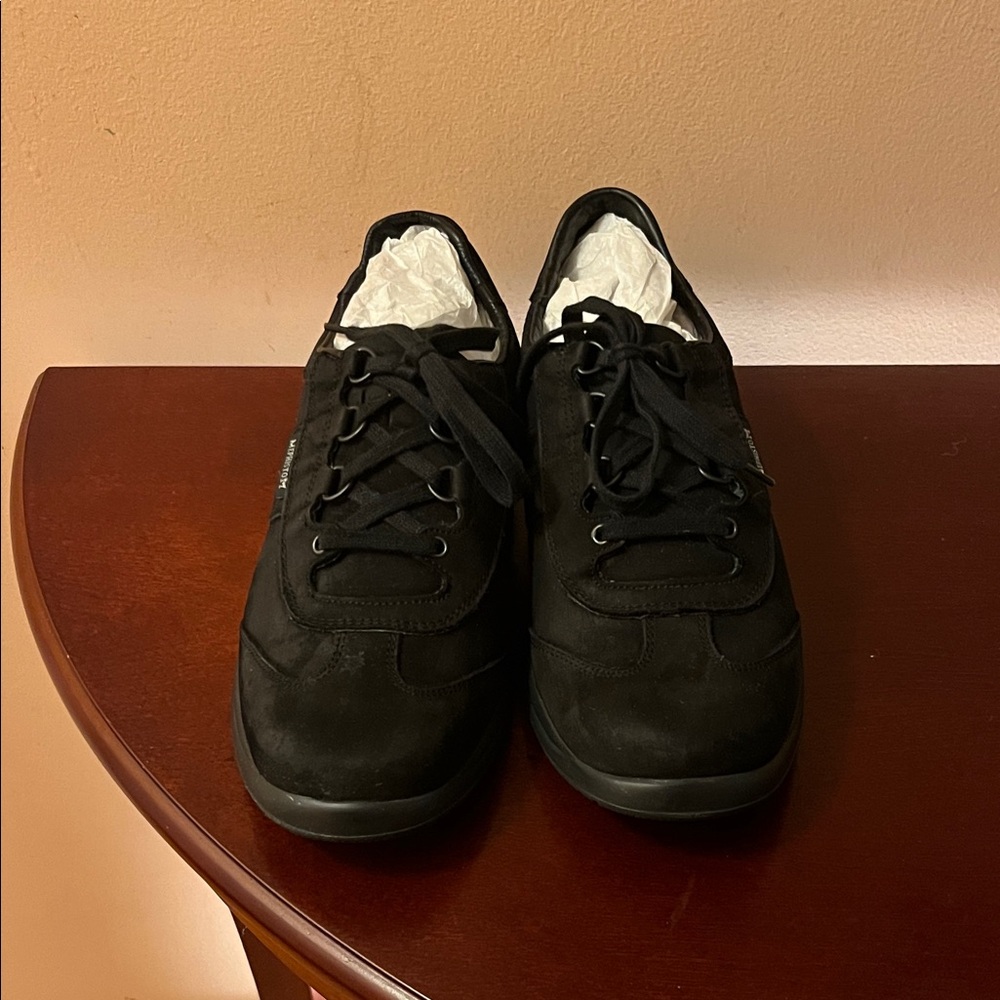 🌺Final Price🌺Mephisto Black Suede Sneakers